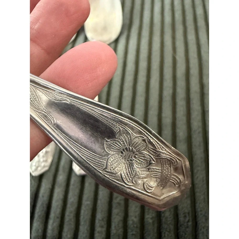 Rogers Nickel Silver Flatware Set 19 Piece‎ - Spoons Forks Butter Knife